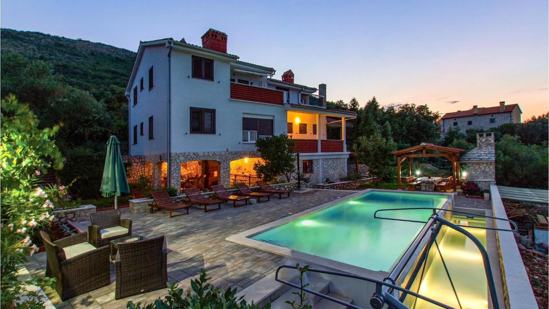 ראבני Lovely Apartment In Labin With House Sea View