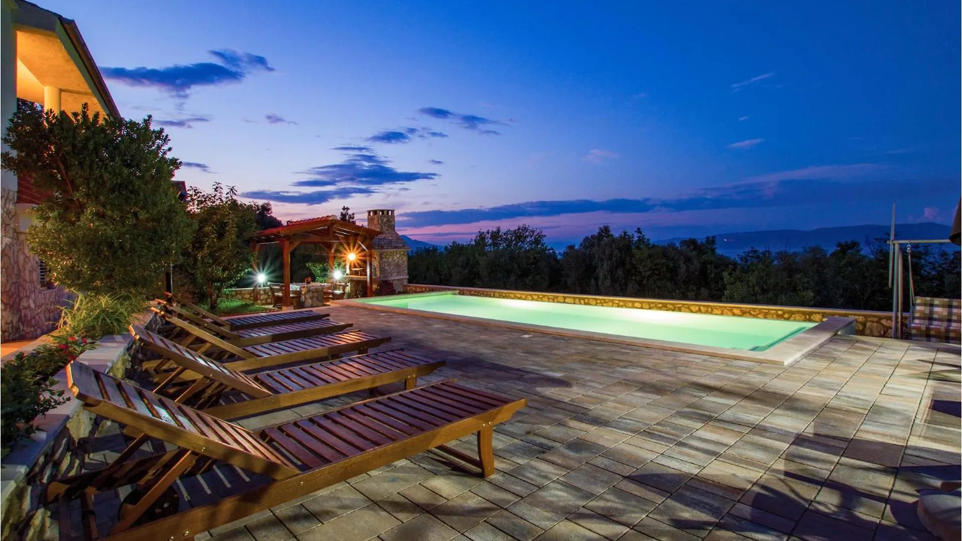 ראבני Lovely Apartment In Labin With House Sea View